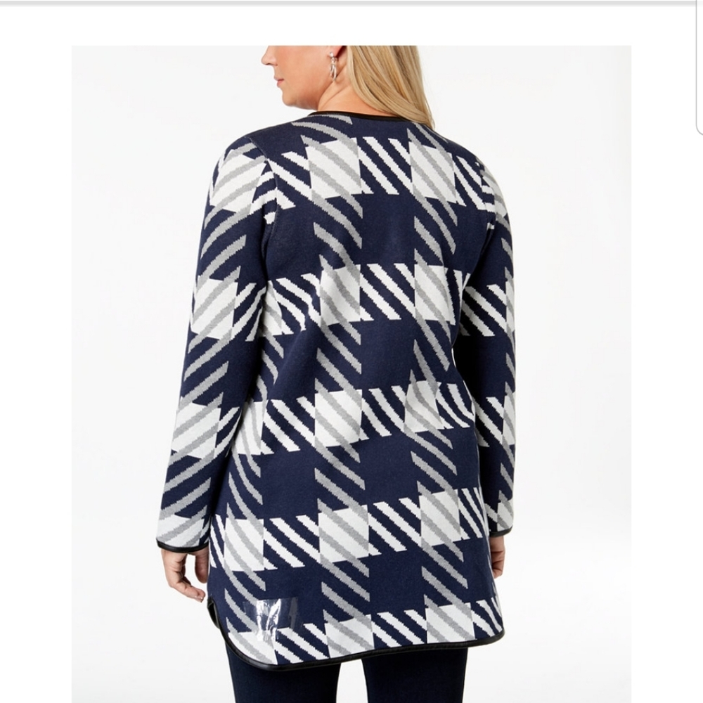 Women's jacket/ blazer NWT Sz 1x. Great for work or All Occassions . From MACYS